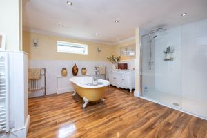 En Suite- click for photo gallery